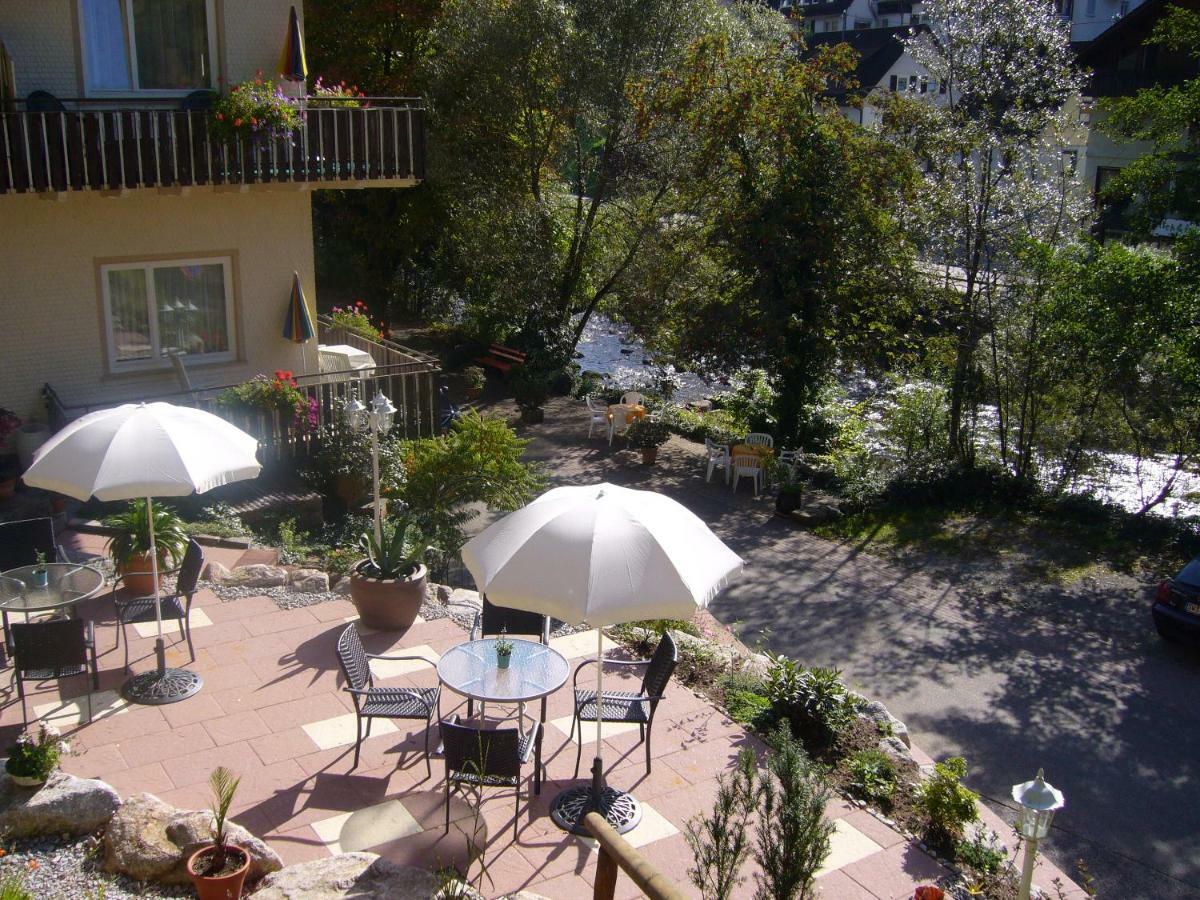 Adieu Alltag: Pension Oesterle im Schwarzwald Schonmunzach Exterior foto